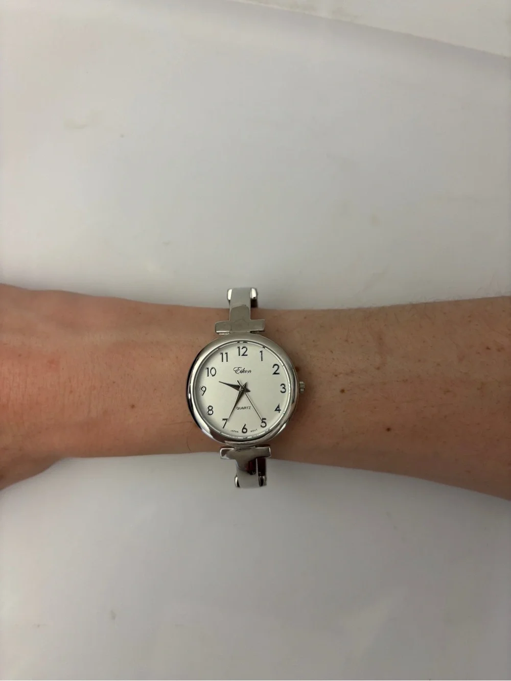 Classic Silver Bracelet Watch with White Dial